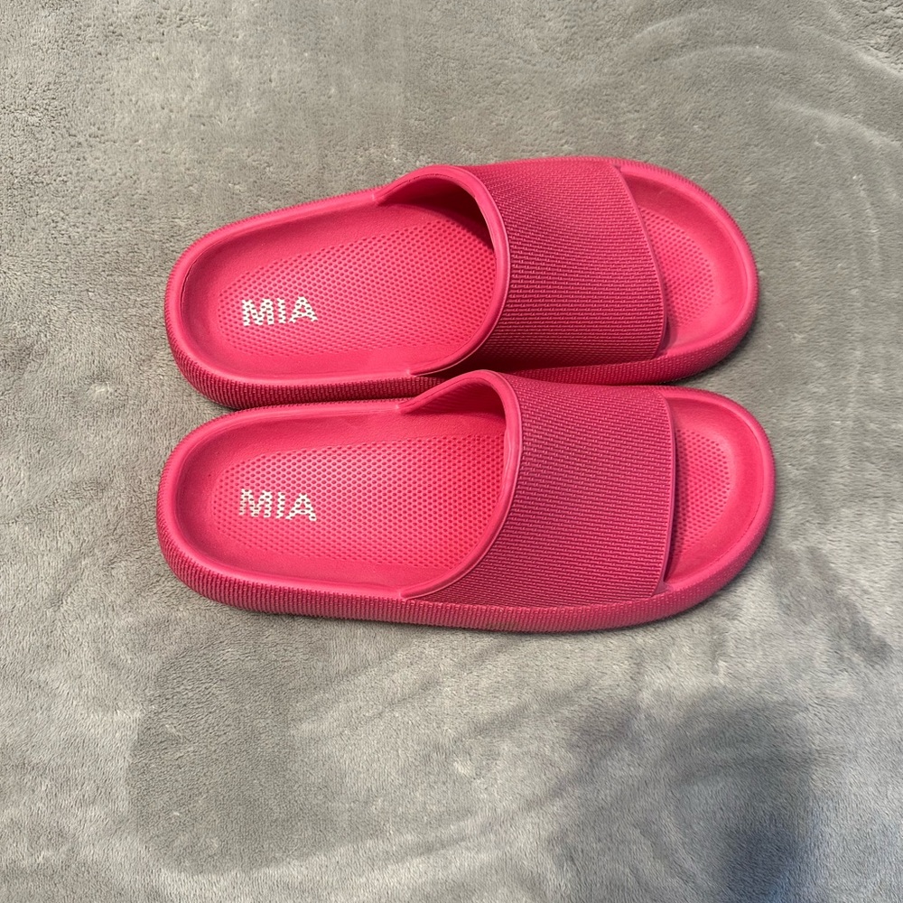 MIA Fuchsia Slide Sandals